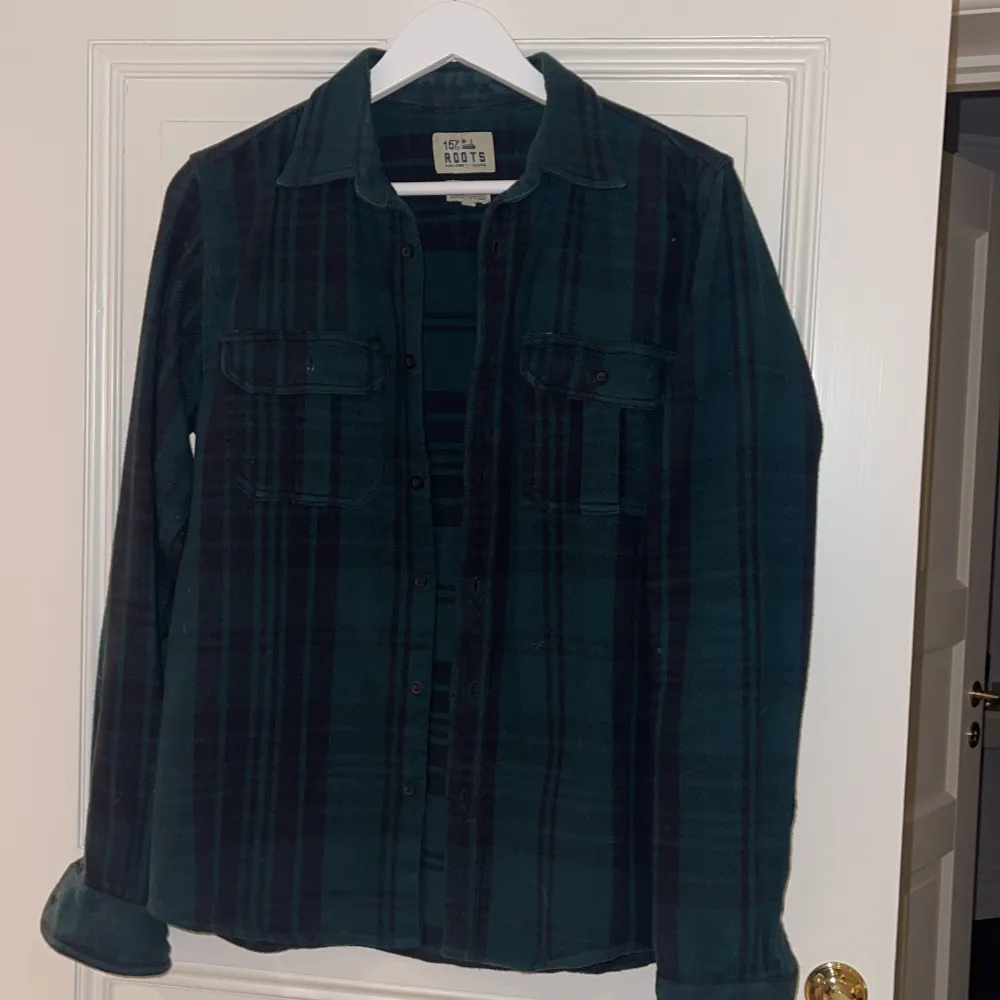 Svart och grön rutig skjortjacka från herravdelningen på Lager157, storlek M, 100kr+frakt. Jackor.