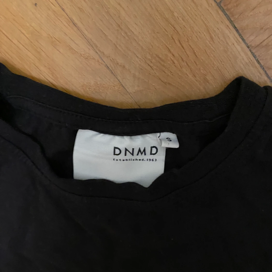 Svart t shirt - 91