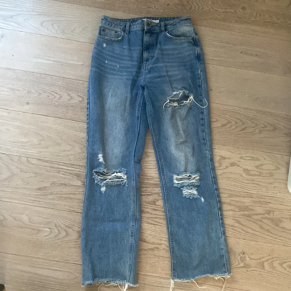 Jeans från NA-KD, knappt använda, väldigt gott skick, köparen står för frakt(50kr). Jeans & Byxor.