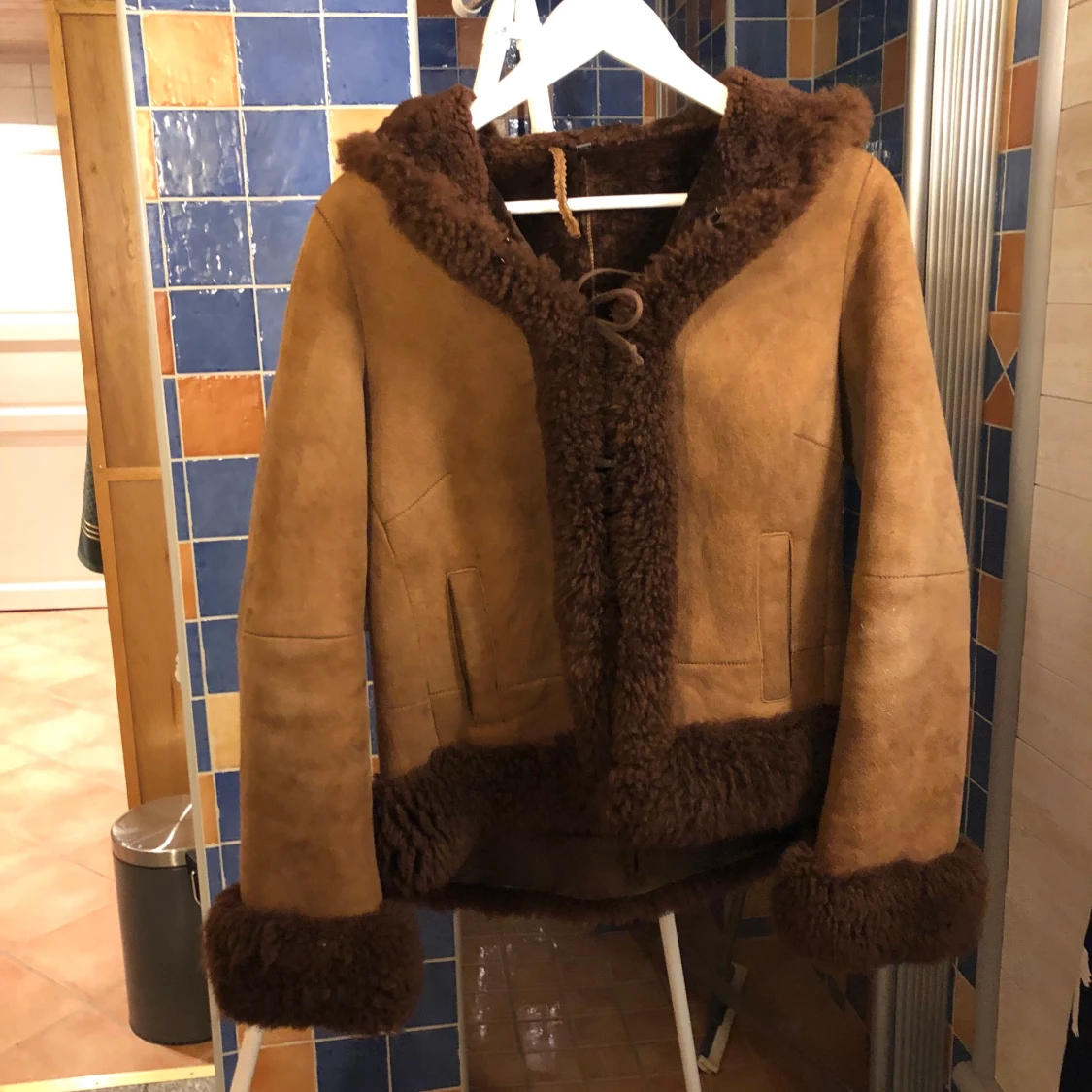 Jacka med ull/pälskrage