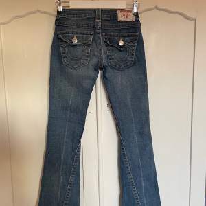 true religion jeans i strl 24💗fint skick! skriv för fler bilder. jag är 160