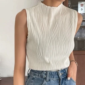 Så fint linne  - Linne med textur. Tjockt material, välgjort!  Helt oanvänd då det är fel storlek för mig. 