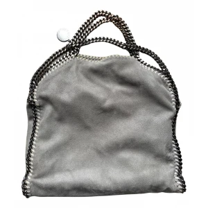 Stella McCartney  - Jättefin (äkta) falabella bag, som är i bra skick! Skriv för fler bilder och kom gärna med egna prisförslag! Kan mötas i Stockholm eller frakta med spårbar frakt (inte inkluderat i priset) 