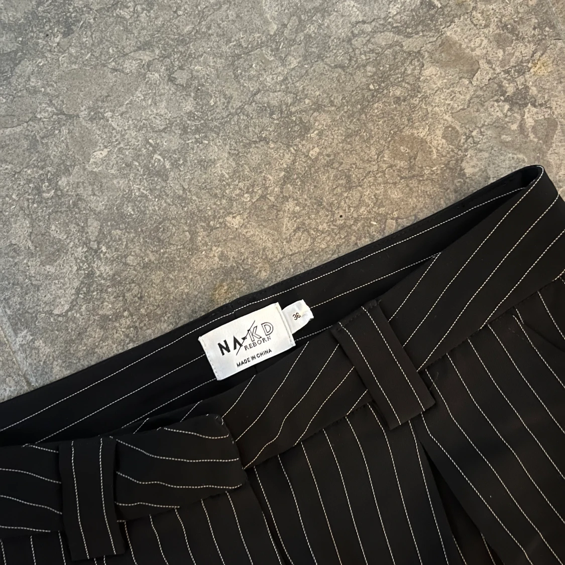 Kostymbyxor nakd - 90