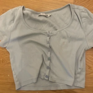 Topp från lager 157  - Magtröja i storlek M från lager 157, obs! Köparen står för frakten 