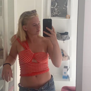 snyggaste toppen ❤️ - sjukt snygg topp från zara❤️ perfekt till fest och på sommaren🙏