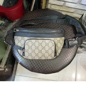 Gucci bag äkta  - Använd 6 gånger helt ny storlek S perfekt till många kläd stil.