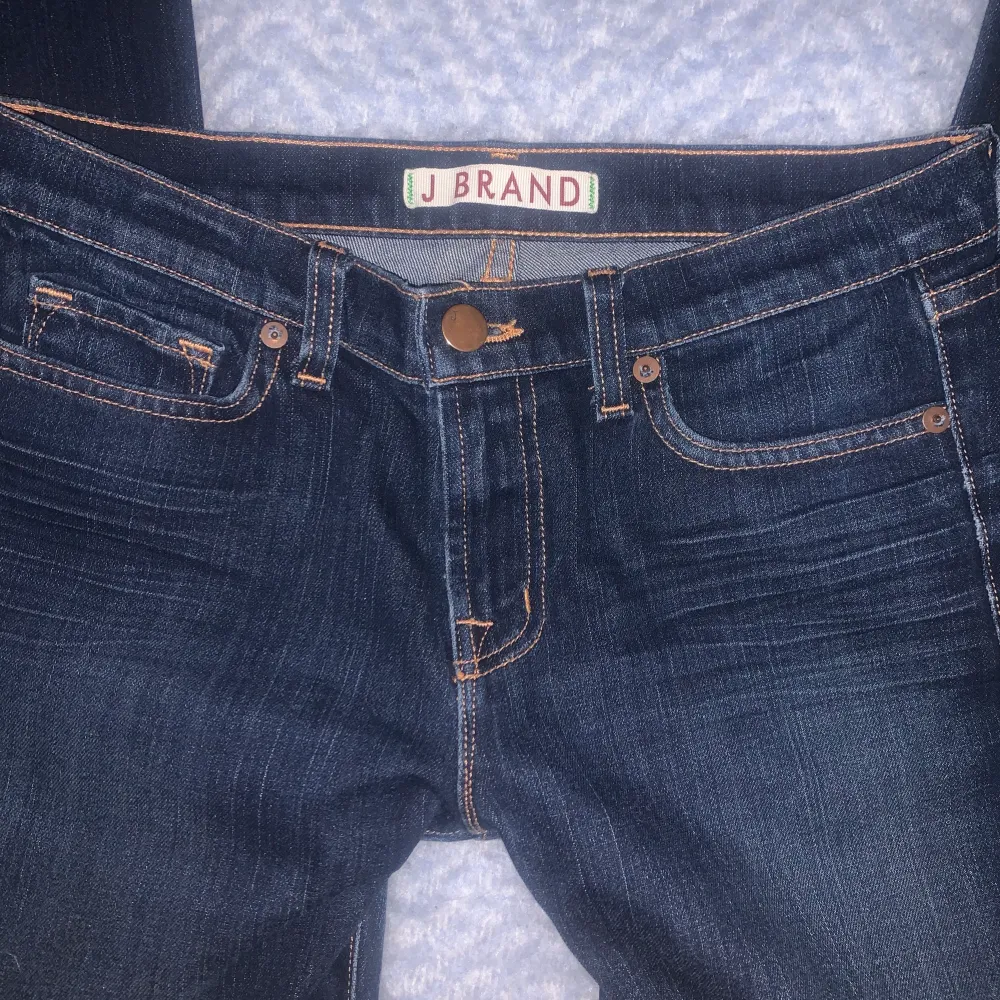 Low waisted jeans. Straight jeans, bra längd på mig som e 167. 600+frakt❤️ . Jeans & Byxor.