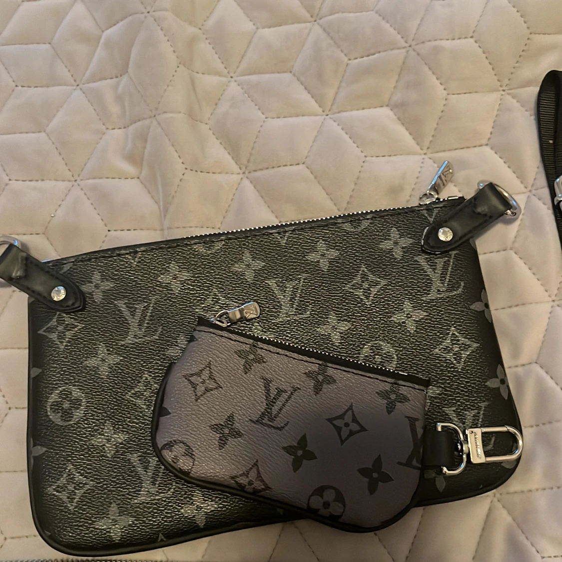 Lv trio Messenger bag 