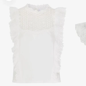 Mango topp - Säljer min mango topp med broderi. Säljer för 200 inklusive frakt