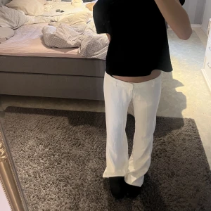 Linnebyxor brandy Melville  - Helt nya linnebyxor från brandy Melville med prislapp kvar.  Storlek S  Buda inte om du inte vill köpa!!! Bud är bindande 