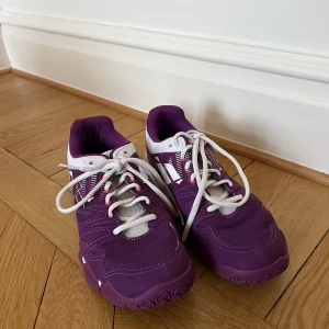 Padelskor Babolat - Använda en gång säljer på grund av felköp