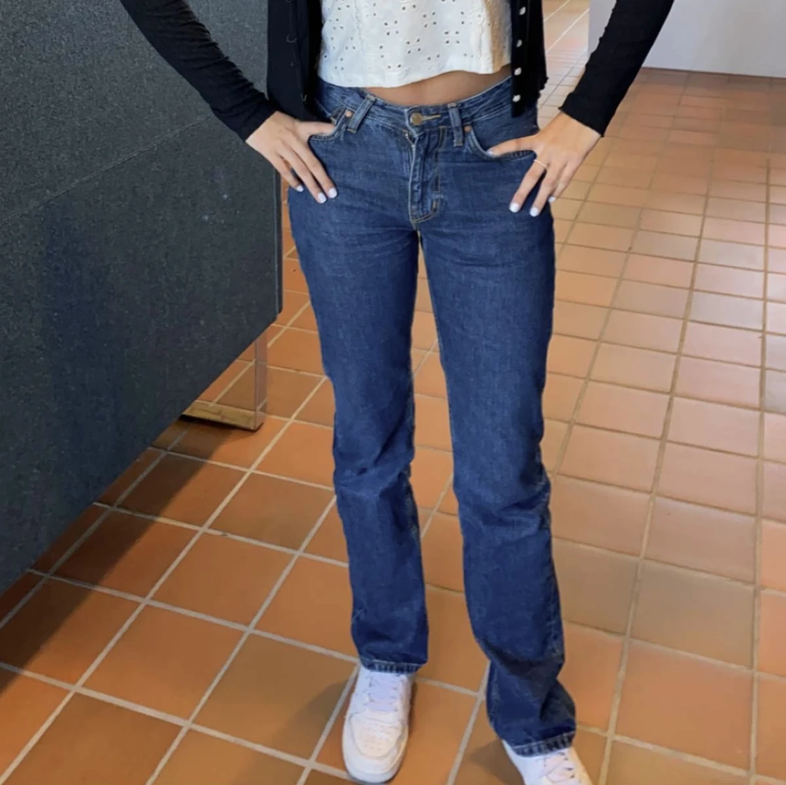 Lågmidjade jeans från bikbok