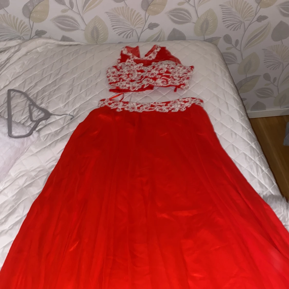 Röd tvådelad klänning