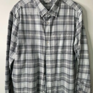 Overshirt Weekday - En simpel rutig overshirt jag köpte på Weekday för några månader sedan. Använd ett fåtal gånger då jag tappat lust för oversized.  OBS: Stor i storlek