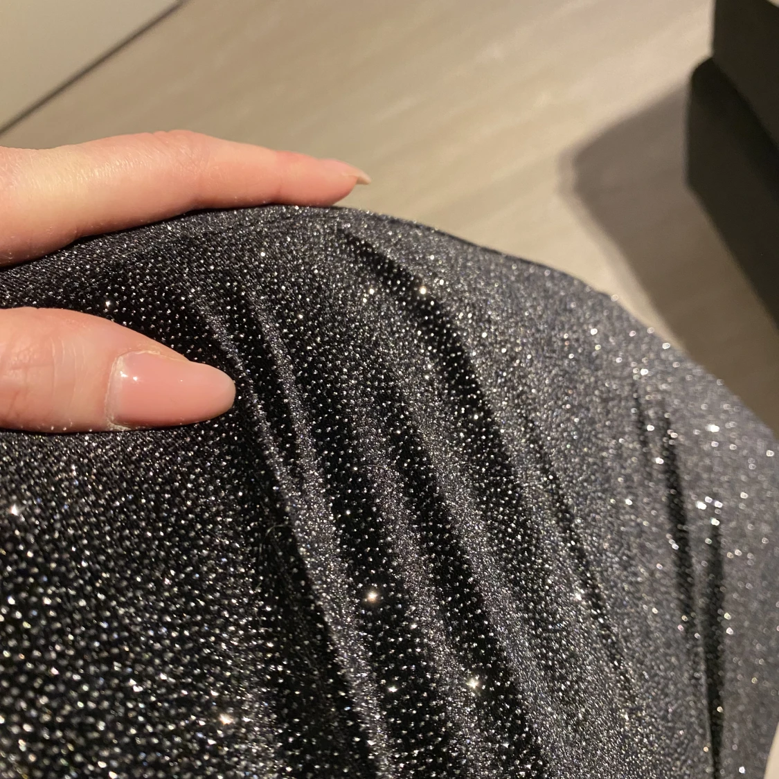 Glittrig klänning - 90