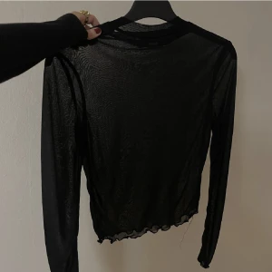 Meshtop svart bikbok - Från bikbok, storlek XS men passar även S då den är stretchig. Perfekt till fest och snygg med en topp eller bh under❤️