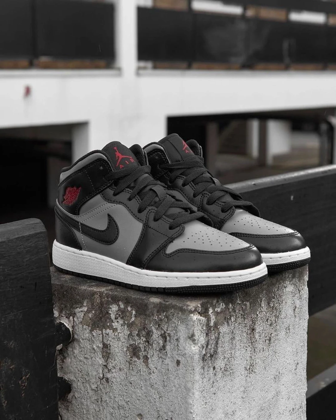 Air Jordan 1 GS ‘Shadow’
