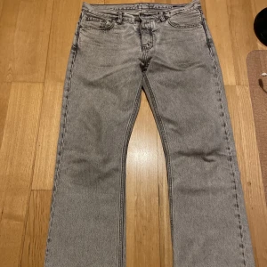 Hope Rush jeans - Säljer mina rush då de inte kommer till användning. Kan släppa billigare vid snabb affär.  Nypris 1800kr Condition: 9/10
