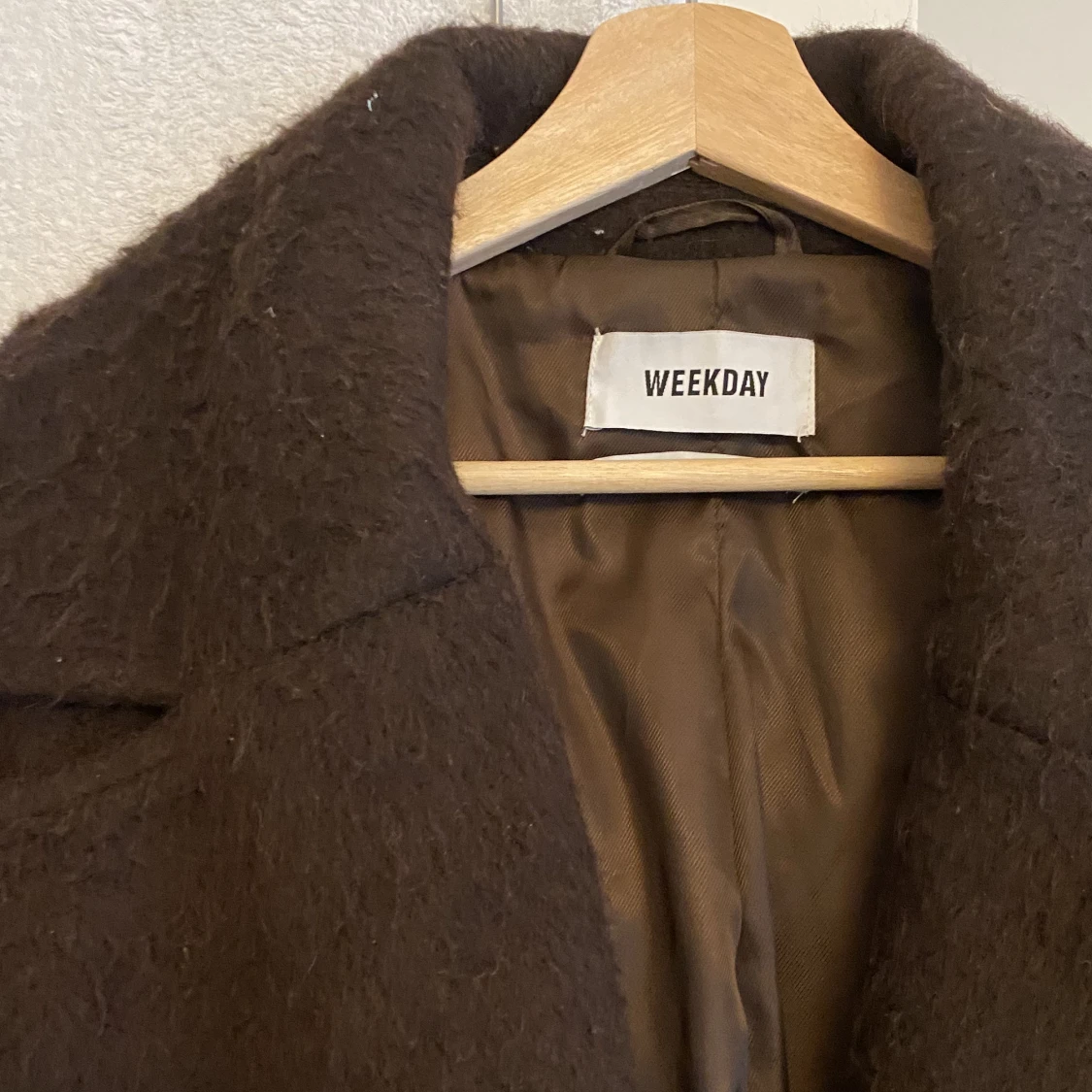 Weekday brun lång kappa, strl L - 90