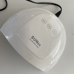 Lampa uv och elfil - Jag ska sälja en uv-lampa och en elfil  pris för allt 300kr