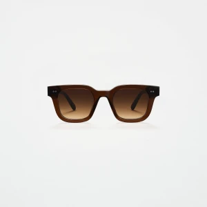 Chimi 004 - Populära chimi glasögon i modell 004. Säljer för jag aldrig använder dom. Vet inte färgen men tror det är färgen brown. Pris kan diskuteras men inte säkert. Inga defekter (nypris 1195)