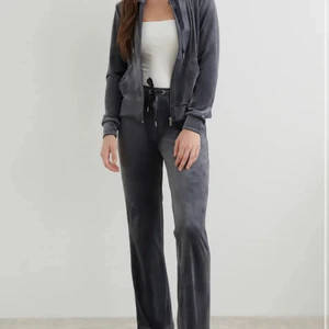 Ginatricot set - Både koftan och byxorna, aldrig använda 