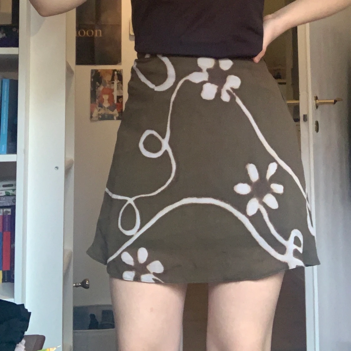 Tunn militär grön kjol