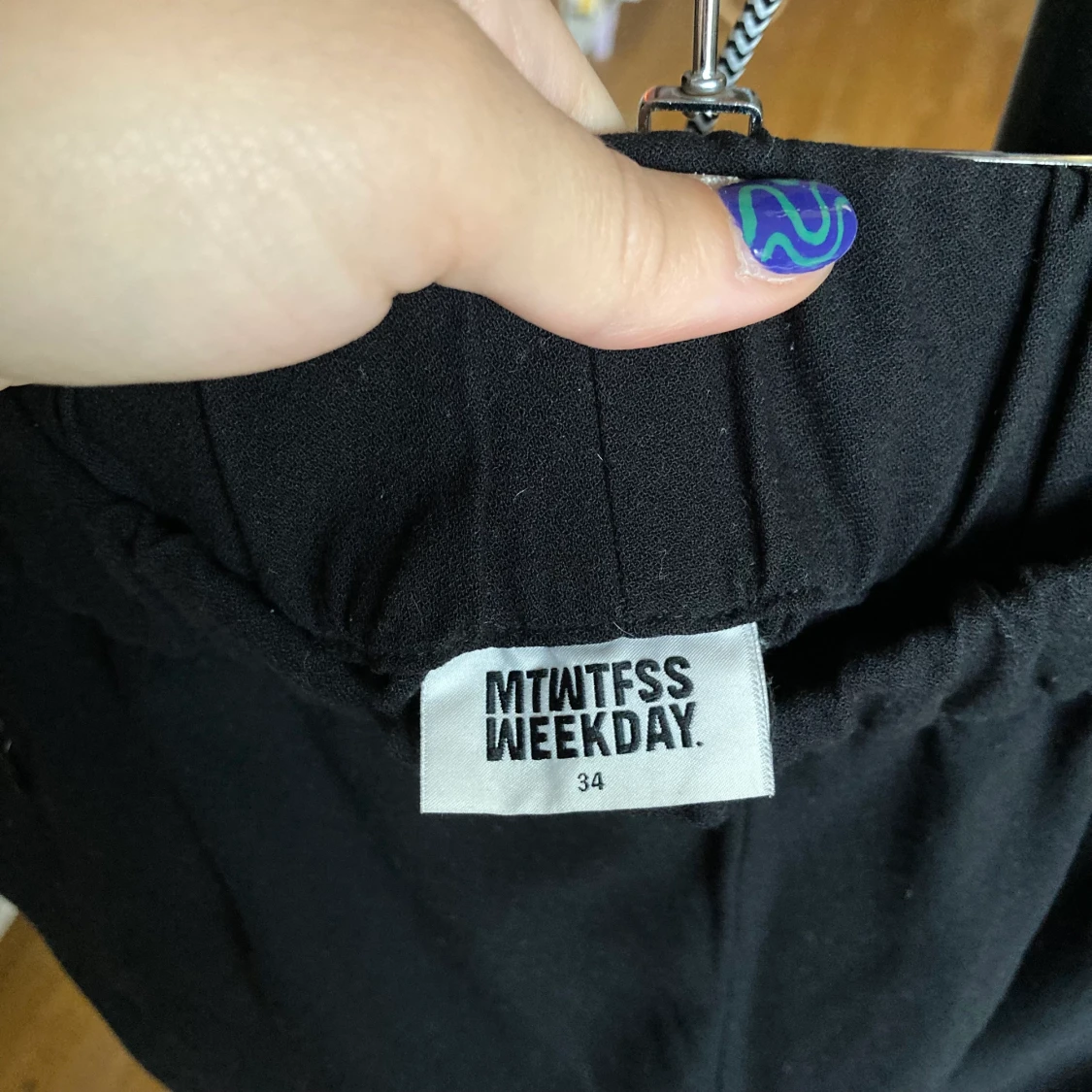 Svarta byxor med resår  - 91