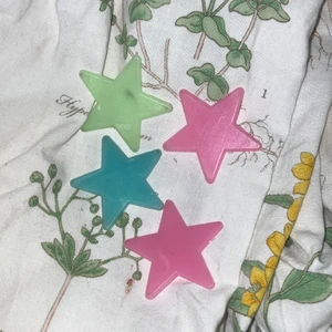 Dekorationsstjärnor - Jättesöta dekorationsstjärnor! 10 kr per stjärna eller alla för 35 för alla🌟