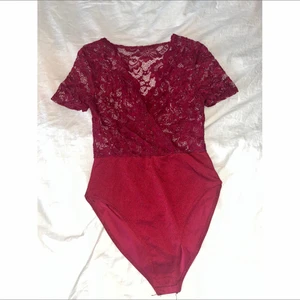 Body - Röd spets body