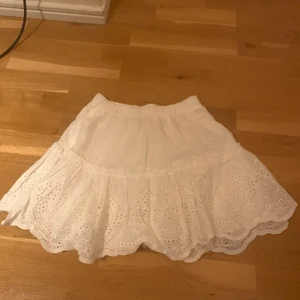 Kjol - Super söt kjol som aldrig är använd🤗