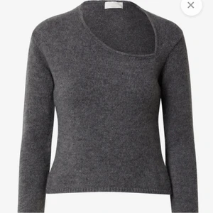 LeGer tröja - Storlek 40 men skulle säga att den är liten i storlek, har själv 36 i vanliga fall 💕 helt ny med prislappen kvar