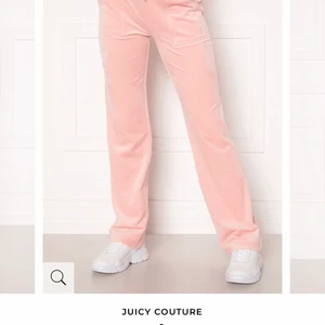 Juicy couture - Hej! Söker juicy couture byxor med fickor där bak söker i storlek xs-s skriv gärna vilka färger ni har vill helst ha i svart, brun, beige, rosa, grå, mörk, grå, ljus grön, röd, mörk grön skriv bara vilka färger ni har o pris ni kan tänka er sälja om ni har Ali express juicy set så kan jag också tänka mig köpa de skriv pris där med! Skriv till mig dm tack!💕
