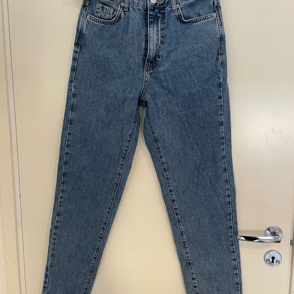 Super snygga jeans från Gina stl 36 . Använda 1gr. . Jeans & Byxor.
