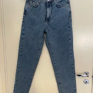 Super snygga jeans från Gina stl 36 . Använda 1gr. 