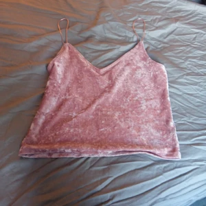 Fin rosa top - Använd 1gång,bra skick, passar någ 13-17åringar!