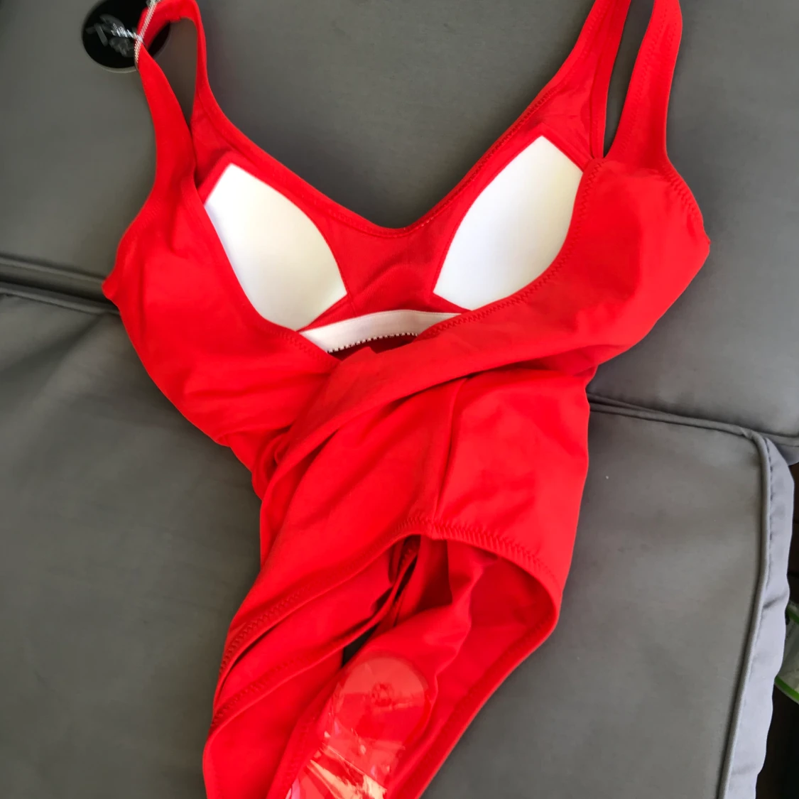 Röd baddräkt i nytt skick - 91