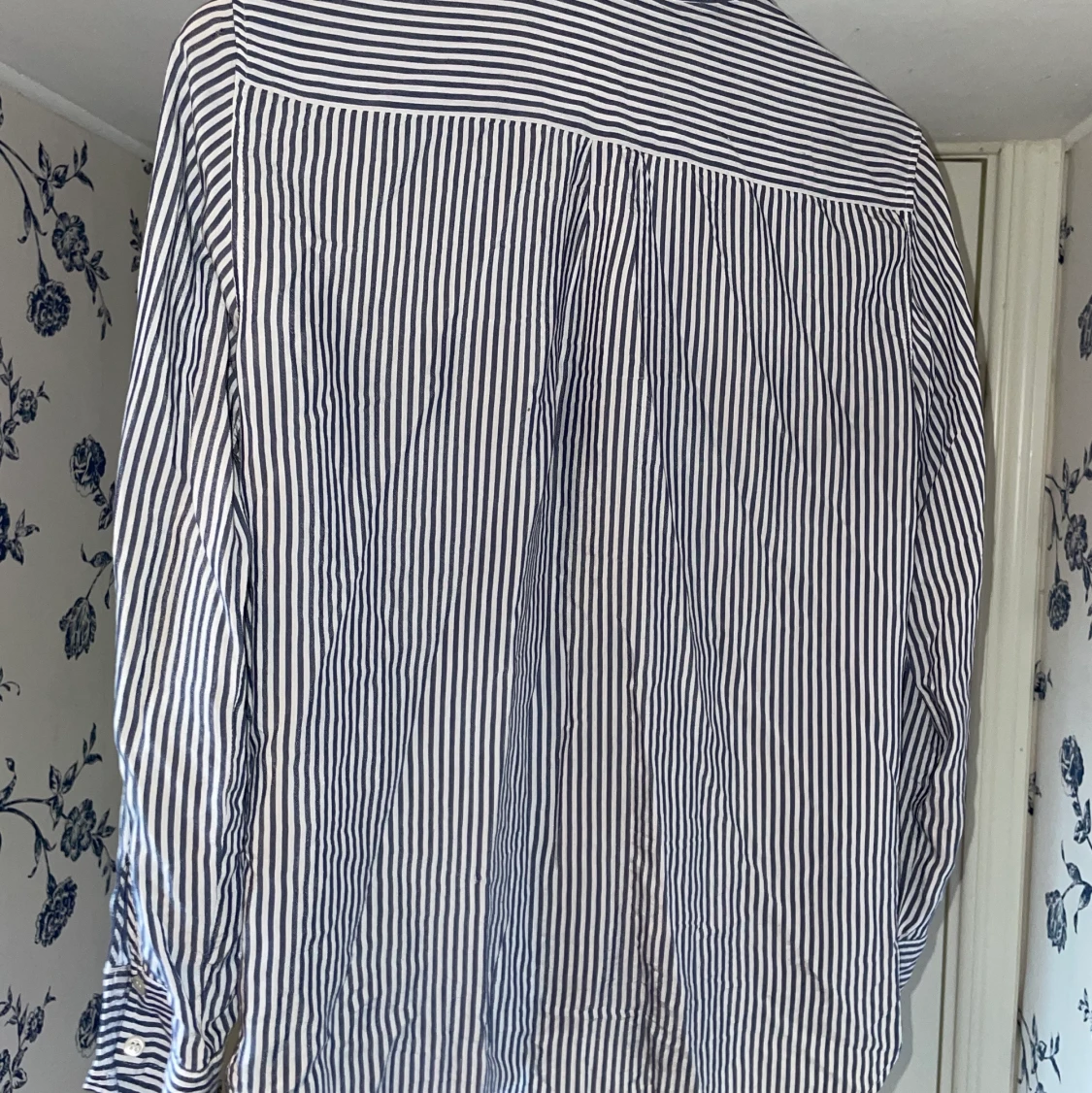 Blåvit skjorta - 90