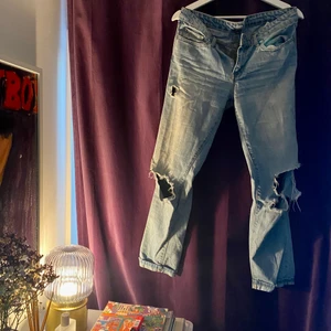 Low waist jeans - Super fina låga håliga jeans som passar tyvärr inte längre 💕