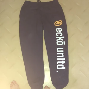 Mjukis från eckö united strl:M - Använt ett fåtal ggr, köpt förra sommaren. Strl:M. Tvättad två gånger