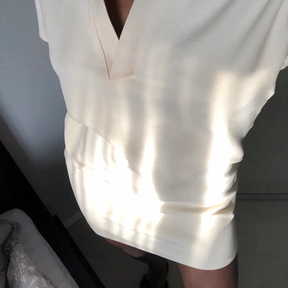 Mini klänning från Zara som inte kommer till användning. Kan skicka fler bilder vid intresse. Klänningar.
