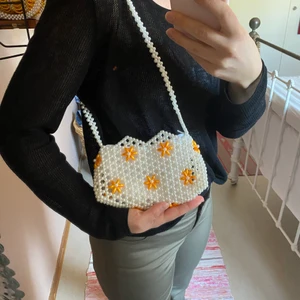 Pärlväska - Super fin liten pärlväska. Köpt second hand. Topp skick!