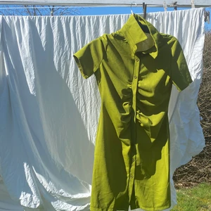Klänning - Härlig klänning till sommaren, som aldrig är använd! Passar mig som har S. Från zara men tyvärr är lappen borta. 