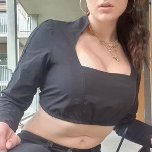 🖤Black Matrix Top🖤 - Matrix style black cotton croptop with long sleeves that have a black lace insert along the arm. Vintage goth cottagecore. Beautiful dark and perfect for summer nights 🌙 strictly goth vibes only 