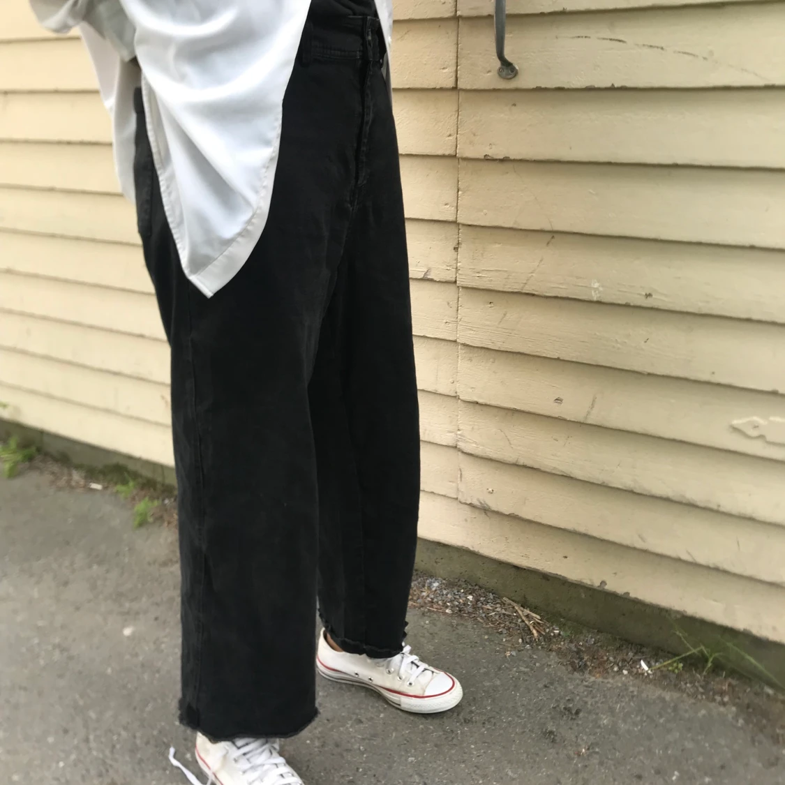 Svarta baggy H&M jeans dom är väldigt bekväma och har en bra material. - 91