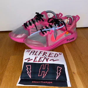 Nike X Off White zoom fly ”Tulip Pink” - Nike X Off White zoom fly ”Tulip Pink” 7-8/10  Storlek 42,5   Bud: 1600 Bin:1900