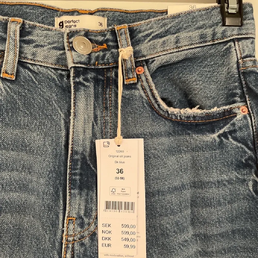 ❌!Lånade Bilder!❌ Säljer dessa 90’s High waisted jeans köparen står för frakt.. Jeans & Byxor.