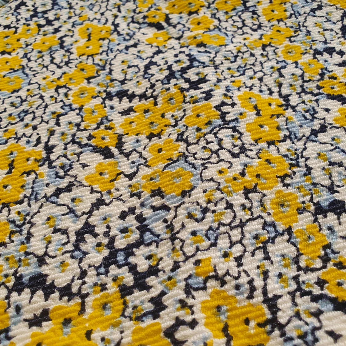 Blommig top från Warehouse  - 90