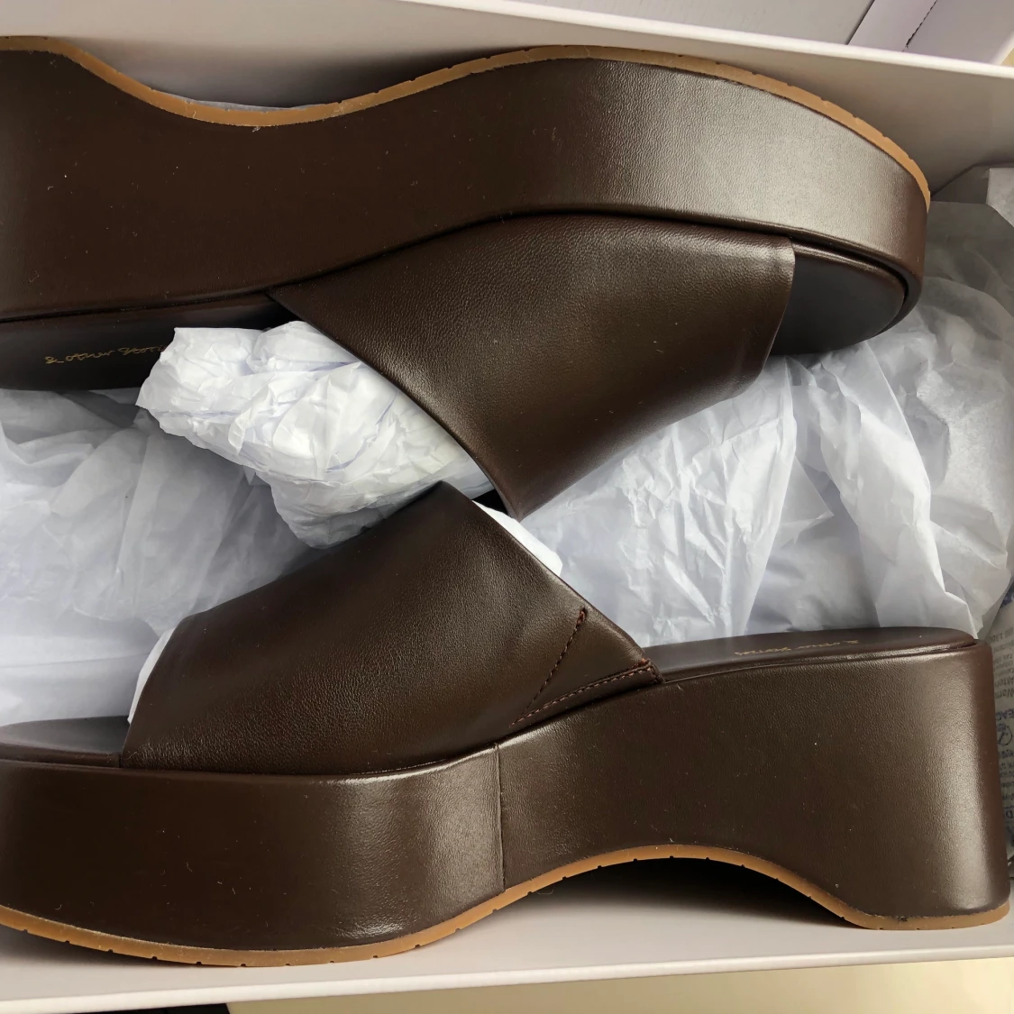 NYA & Other stories platforms - 91